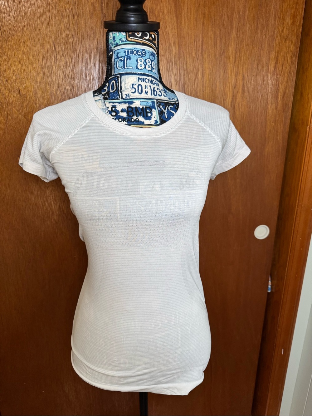 Lululemon White Stretch Raglan Crew Neck Slim Fit Tee, Approximate Size Small